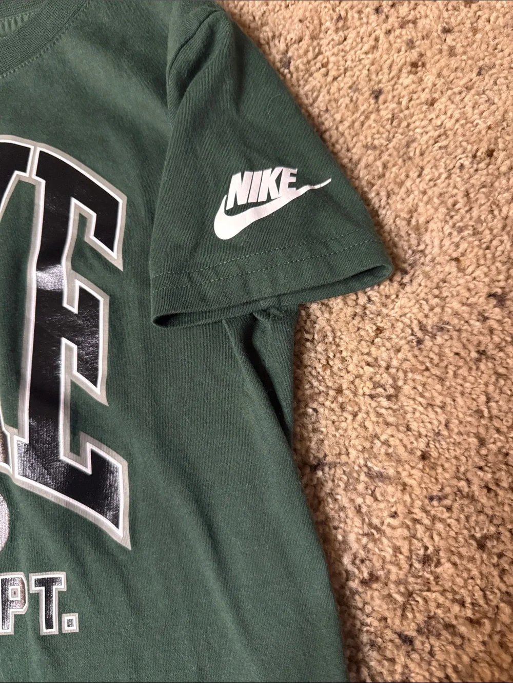 Nike Kids Short Sleeve Tees - Maroon & Forest Green